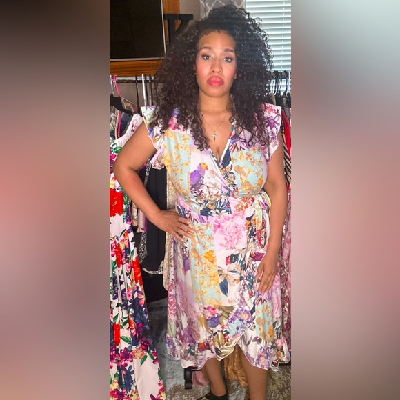 Lilac Multicolor Pattern Midi Wrap Dress - Picture 2 of 4